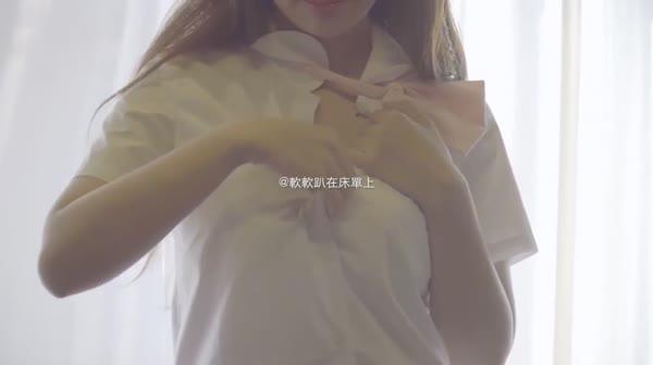 极品美乳美少女软软趴在床单上之前辈和我淫梦 铃木美咲伊人大尺度露出  高清私拍67P 超清1080P原版无水印